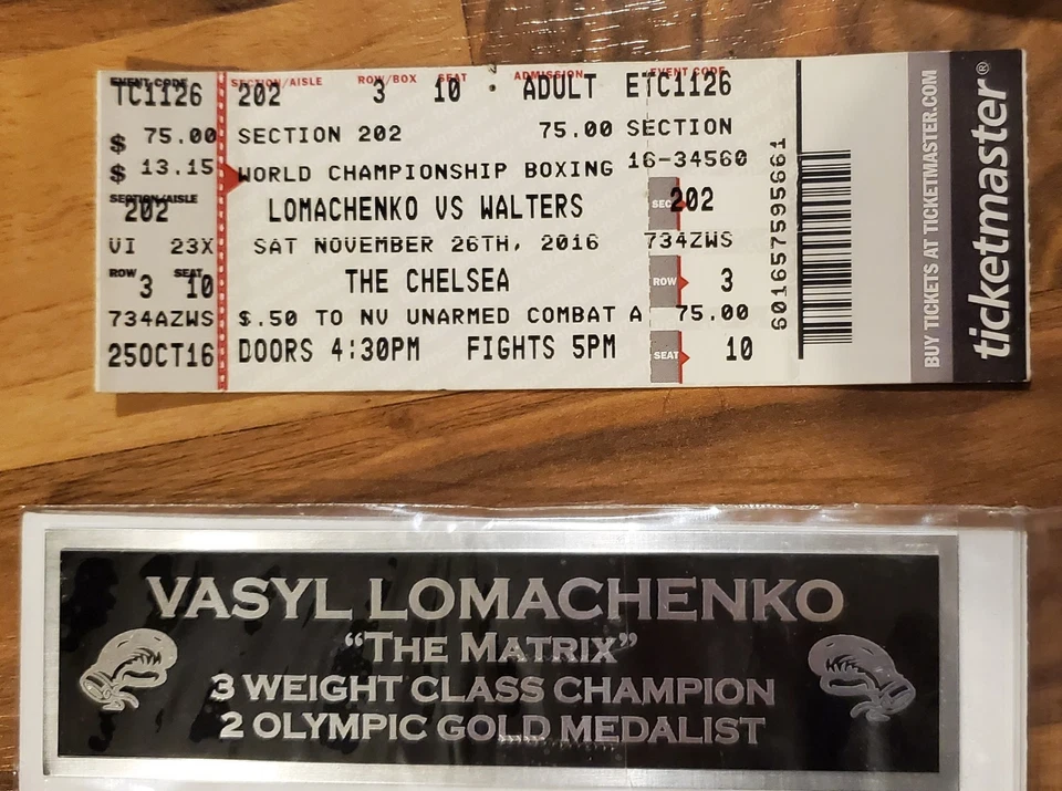 Guante firmado DUAL Vasyl Vasiliy Lomachenko boleto de evento certificado de autenticidad Walters Quit Foto 2 de 4