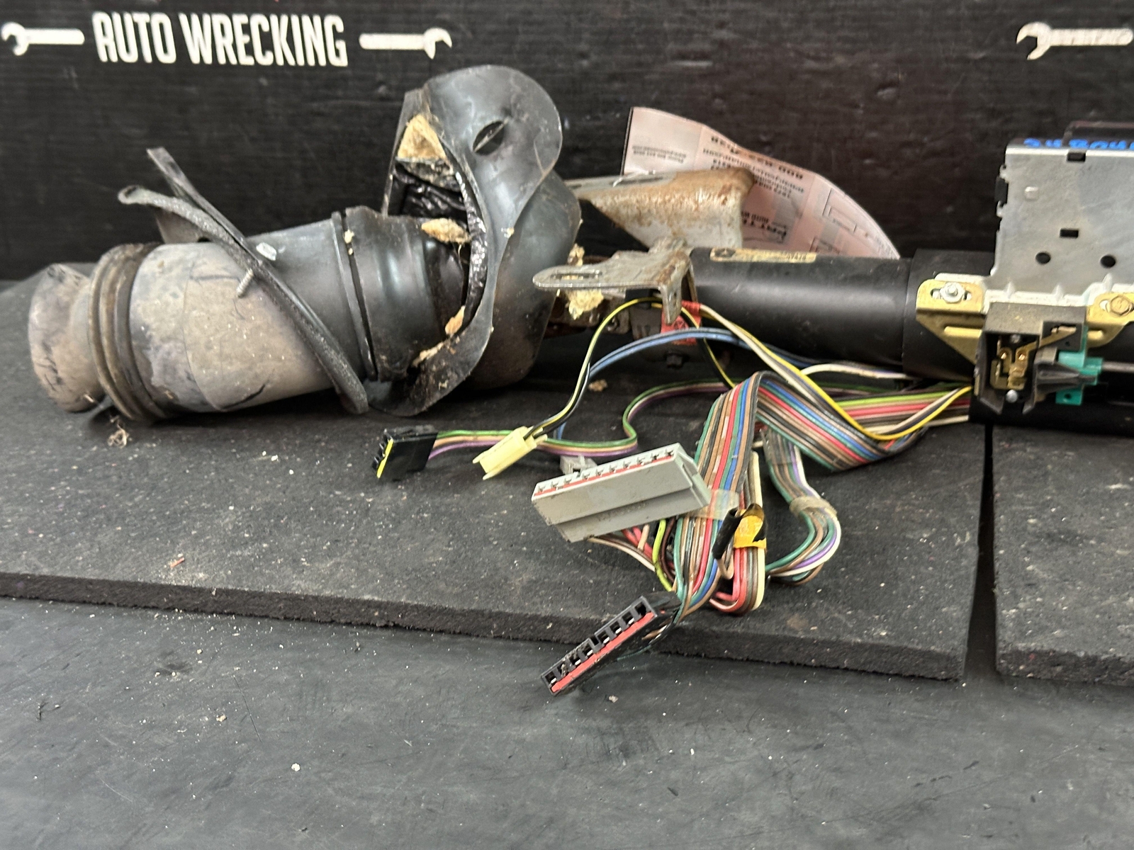 1989 CHRYSLER TC MASERATI STEERING COLUMN W/ KEY FLOOR SHIFT 4470190