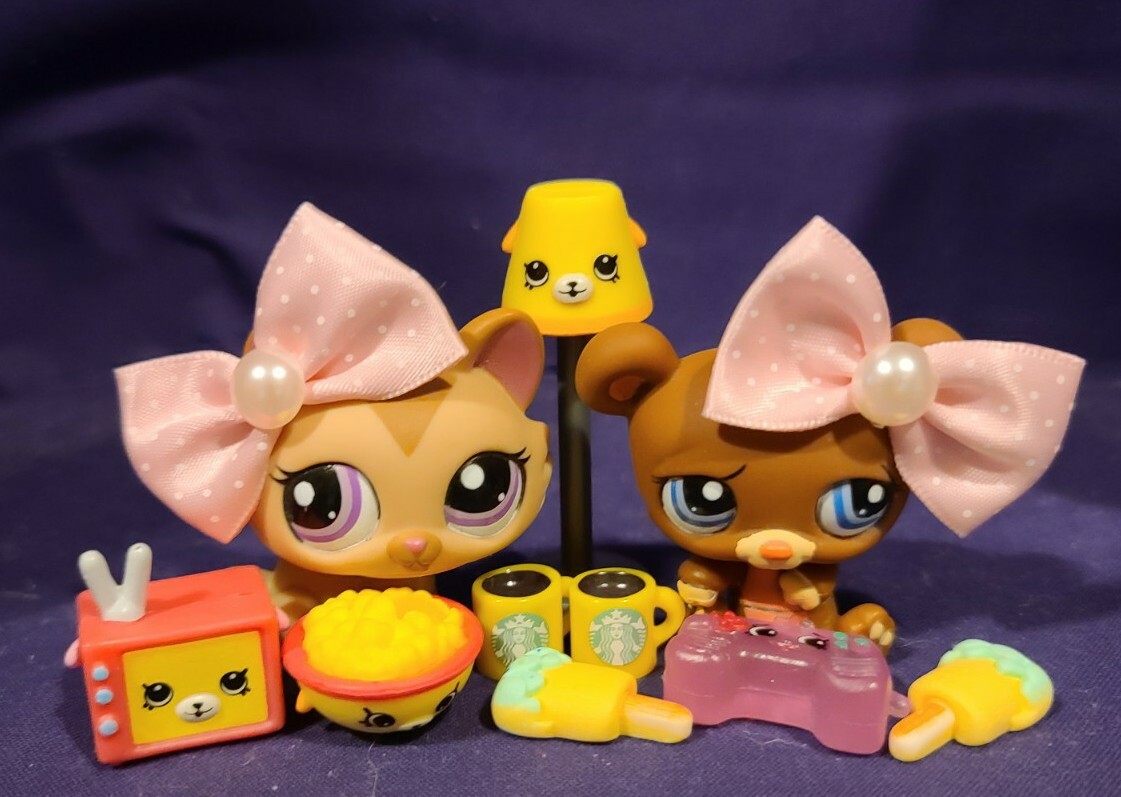 Littlest Pet Shop 1583 Panda Bear Brown Pink Blue Eyes 1584