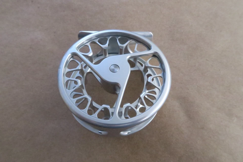 Carrete de pesca con mosca Galvan Brookie B 2-3, 2wt a 3wt, transparente, estuche + caja, ¡¡BONITO!!! Foto 3 de 4