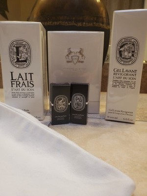 Valaya Exclusif Perfume GIFT SET w/BAG By De Marly 2.5 Oz 75 Ml , New UNOPENED