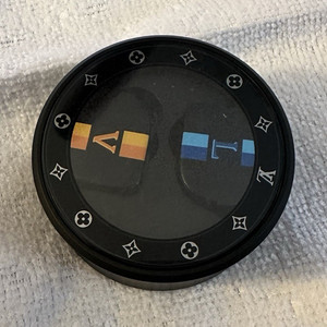 Louis Vuitton Horizon Light Up Earphones | eBay