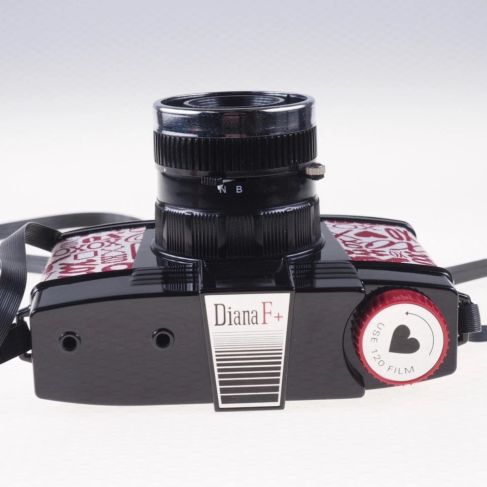 Diana F+ medium format film camera "Love Letters" limited edition, tested - Image 4 of 4