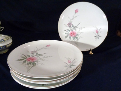 Fine China of Japan Golden Rose 10 1/4'' Dinner Plate(s) vguc