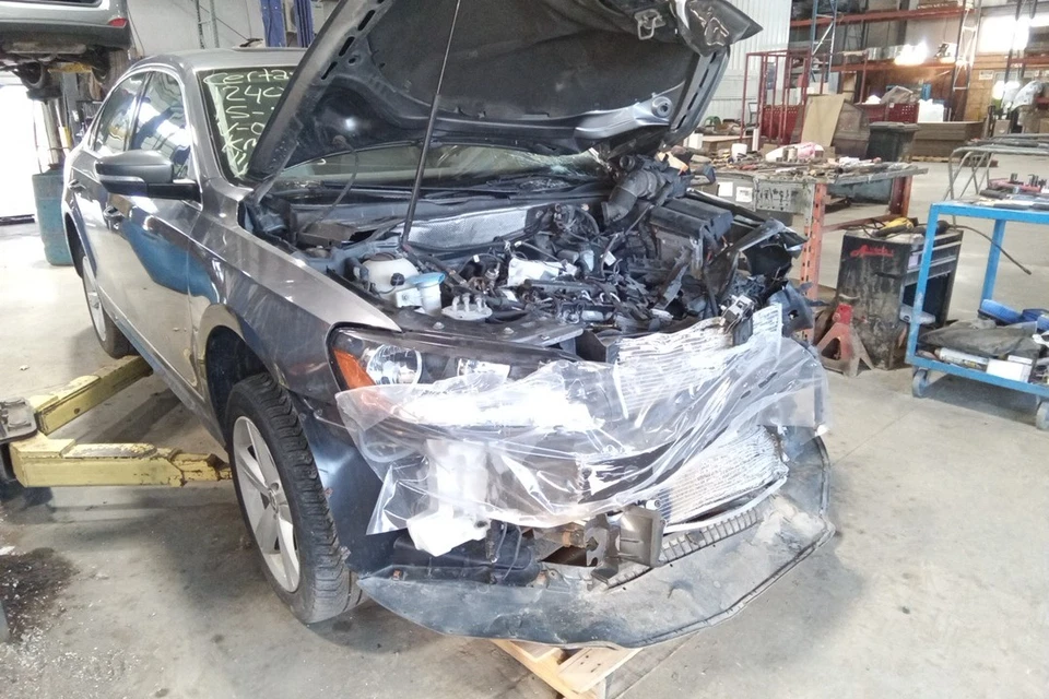 2015 Volkswagen Passat 2.0L Engine Motor OEM 166K Miles - LKQ436090405 - Image 2 of 4