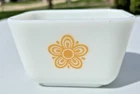 Vintage Pyrex 501-B BUTTERFLY GOLD 1-1/2 Cup Refrigerator Dish Bowl Made in USA