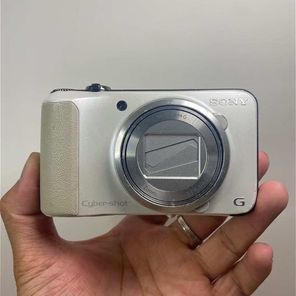 Sony Cyber-shot DSC-HX10V Digital Camera 18.2MP 16xOptical