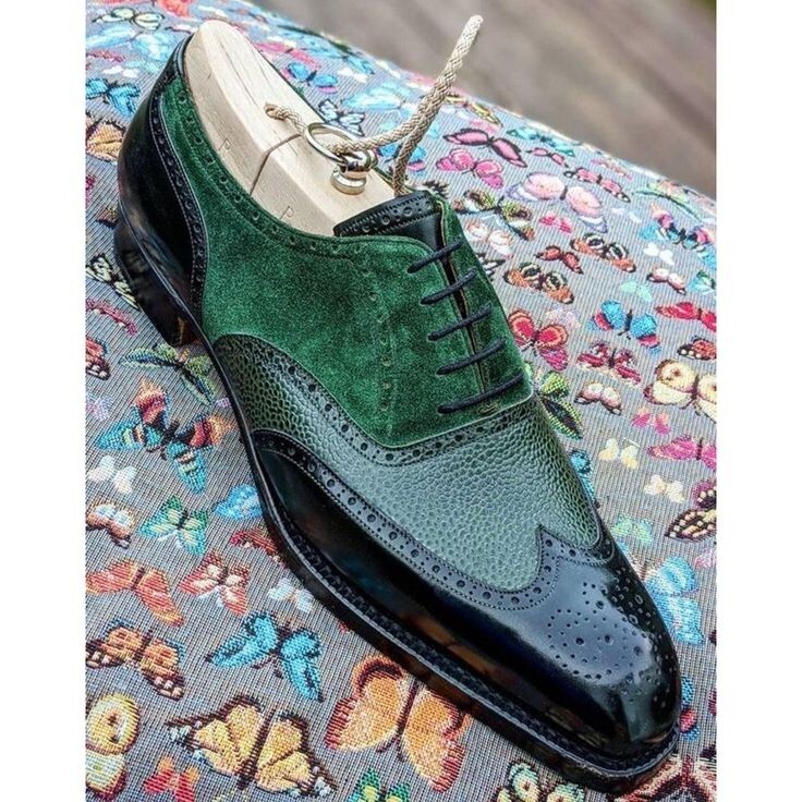 Men's Brogue Wingtip Oxford Shoes | Laced