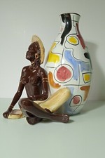 Vaso Italiano In Ceramica Anni Sessanta Con Nudo Etnico Di Ragazza Africana.