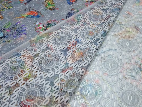 Tela de encaje tela de encaje con diseño de pájaro estampado gris ropa multicolor - Imagen 4 de 5