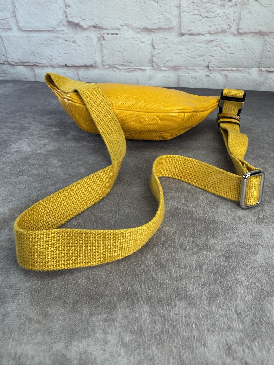 Gucci Embossed Gg Leather Perforated Belt Fanny Sling Bag  display picture 2