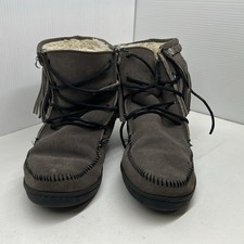 Women's MINNETONKA Gray Suede Moccasin Tramper Boots, Size 10, Good Condition