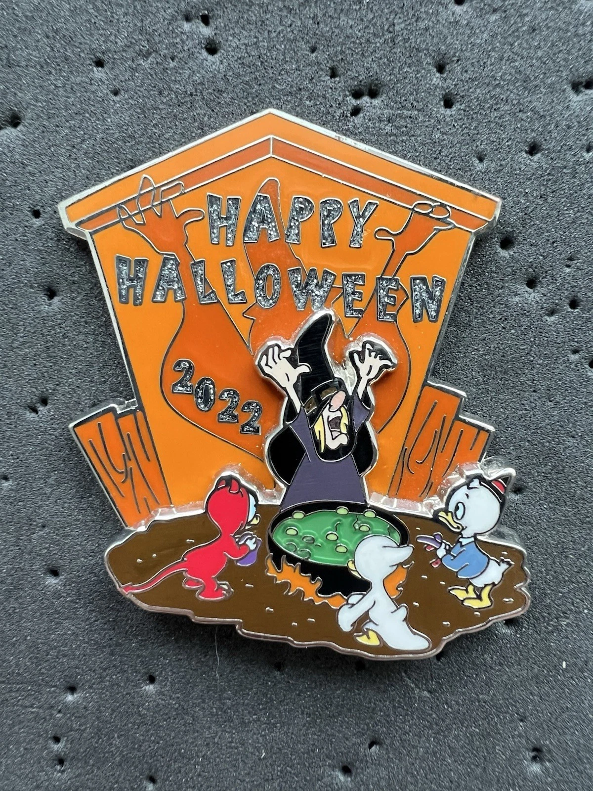 Disney Pin - Happy Halloween 2022 - Huey Dewey Louie Witch Hazel