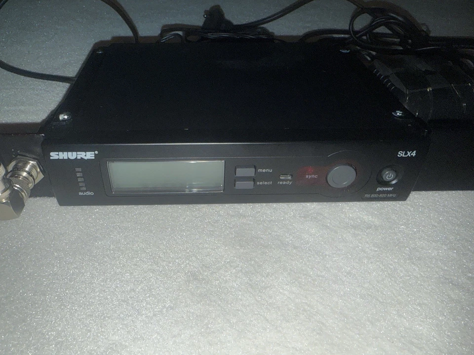 Shure SLX4 Funkempfänger mit SLX1 Gitarrensender - Bild 4 von 4