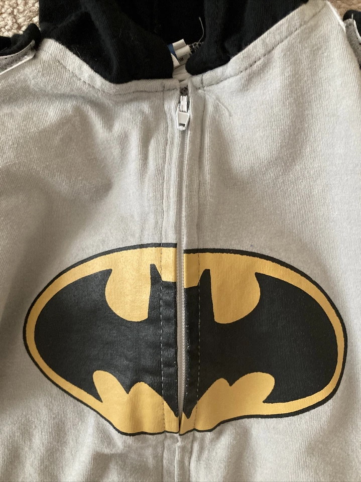 Disfraz de Batman bebé 0-6 meses jersey con capucha y capa extraíble usado en excelente estado Foto 2 de 4