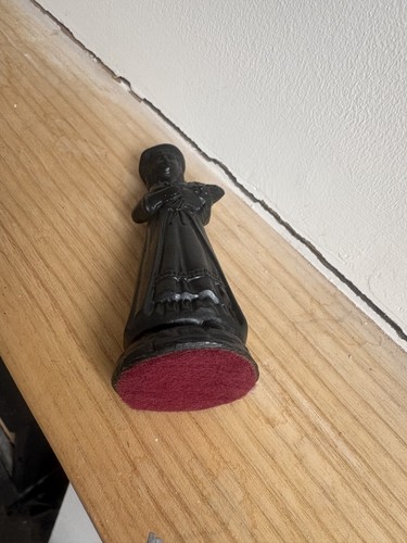 Sculpture of Welsh lady in polished Welsh coal - Picture 3 of 4