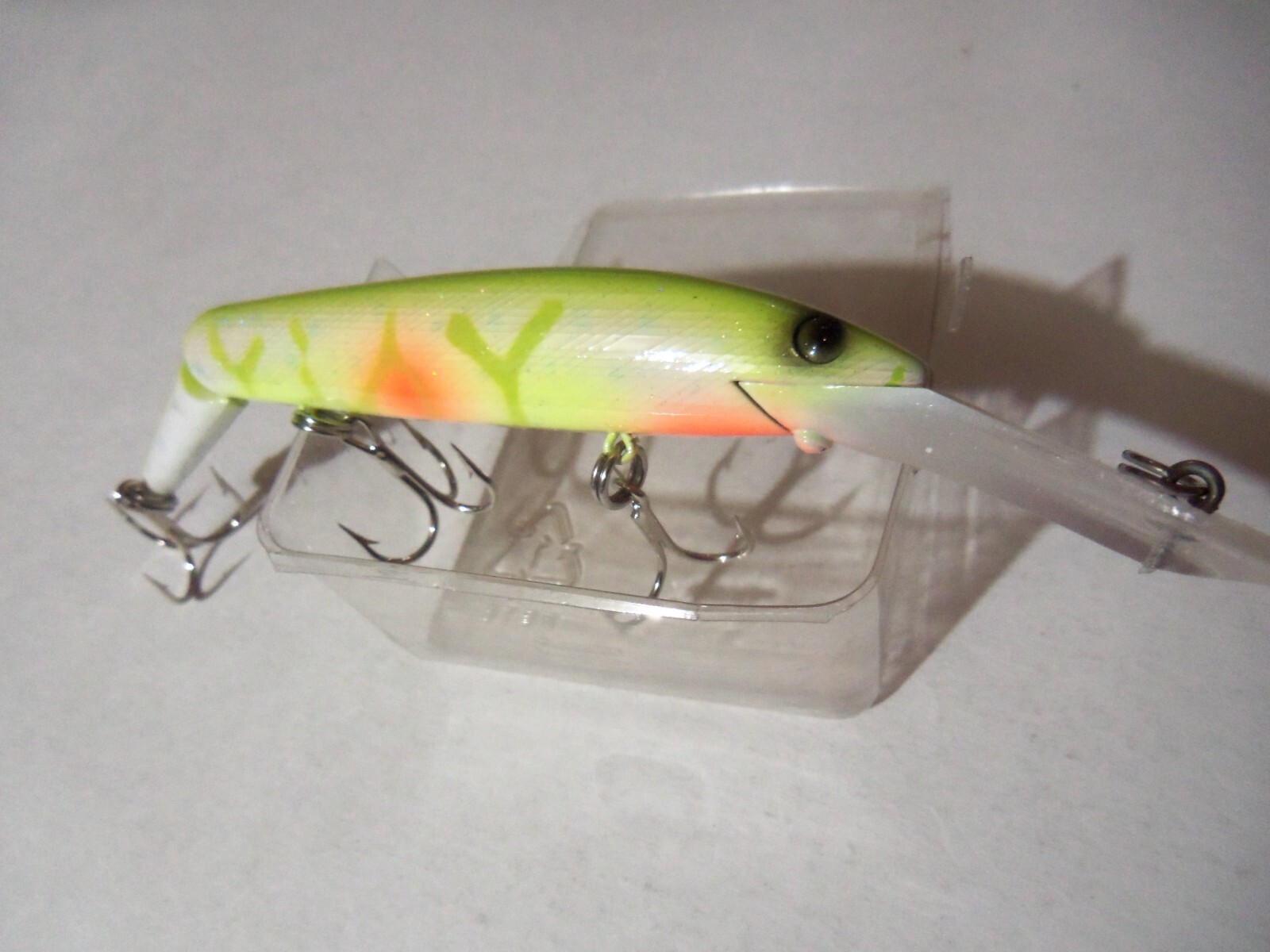 1 Rebel DJ20 Spoonbill Minnow Lure VIPER Custom Green Ice GLOW NIP