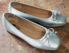 CLIFFS BY WHITE MOUNTAIN WOMENS BELLA SLIP ON...
