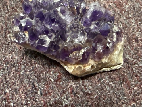 Racimo de amatista cruda, geoda de amatista - Imagen 6 de 7