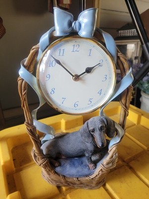 READ** Danbury  MINT COLLECTIBLE Figurine Blue Ribbon Pug Desk Clock