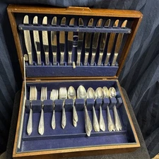 Oneida Silver Plate 1946 Queen Bess II 92-Pc Flatware Set for 12  Vintage     Y5
