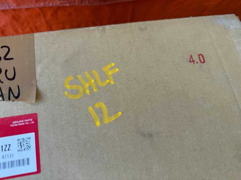 00-09 HONDA S2000 - PANELA DE BAGAGEM - NOVA NA CAIXA - PEÇA # 65517-S2A-A01ZZ - Imagem 2 de 4