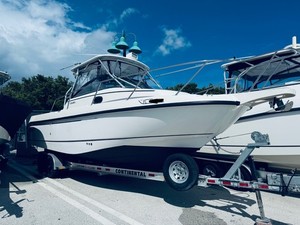 BOSTON WHALER 26 CONQUEST  460HRS