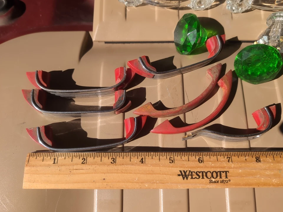 Lote Vintage 50+ Tiradores Puerta Vidrio Baquelita Verde Rojo Cromo Perillas Cocina Foto 2 de 4