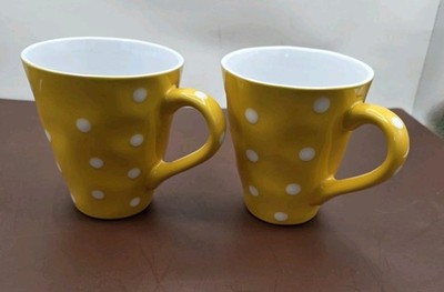2 Maxwell Williams 'Sprinkle' Porcelain mugs Yellow polka dot