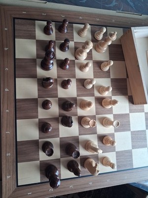 Chess - Tigers Schachbrett mit Figuren Walnuss Holz Neu