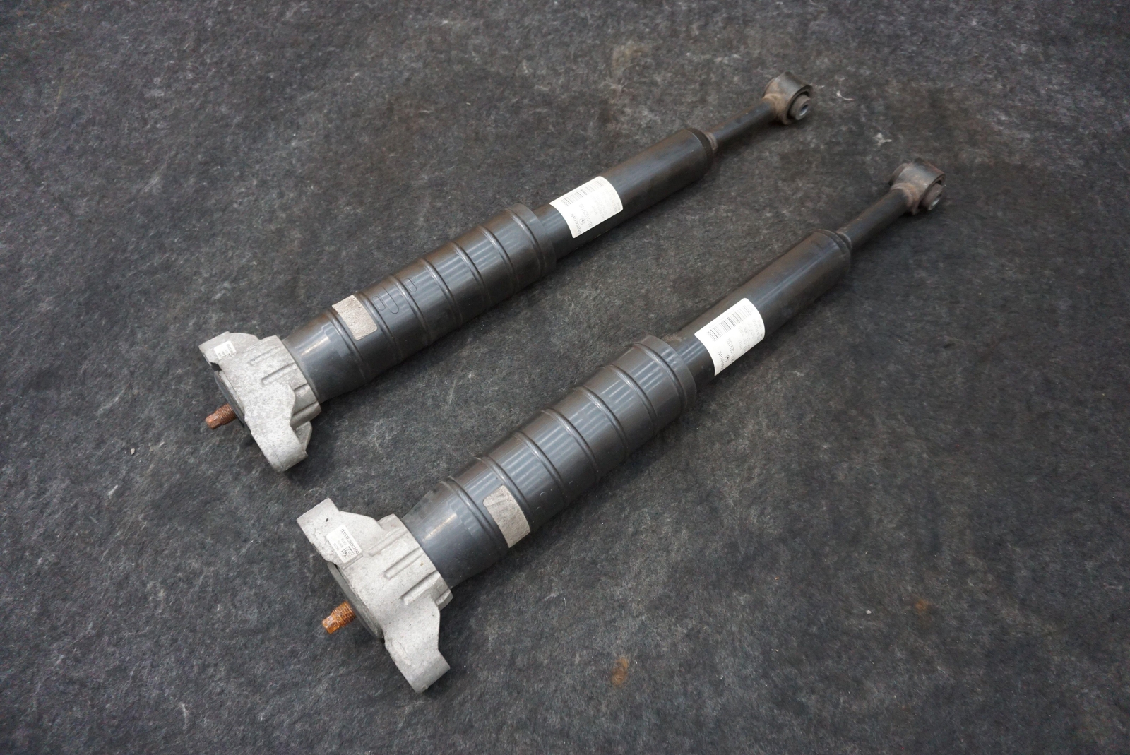 Set Rear Left Right Shock Absorber Strut 6701029150 Maserati Ghibli M157 14-17+