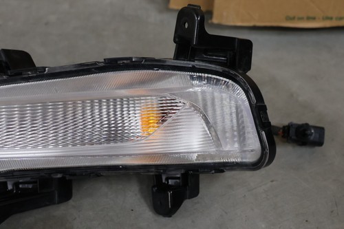 2019-2020 Kia Optima Left Driver Turn Signal Light Lamp Halogen 92303-D5 OEM - Picture 3 of 10