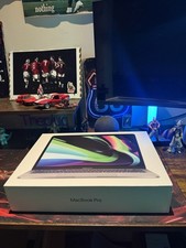 MacBook Pro 2020 13-inch I7-8569U Laptop with 32GB RAM and 512GB SSD