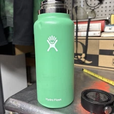Hydro Flask Wide Mouth 32oz. Bottle with Flex Cap Spearmint.