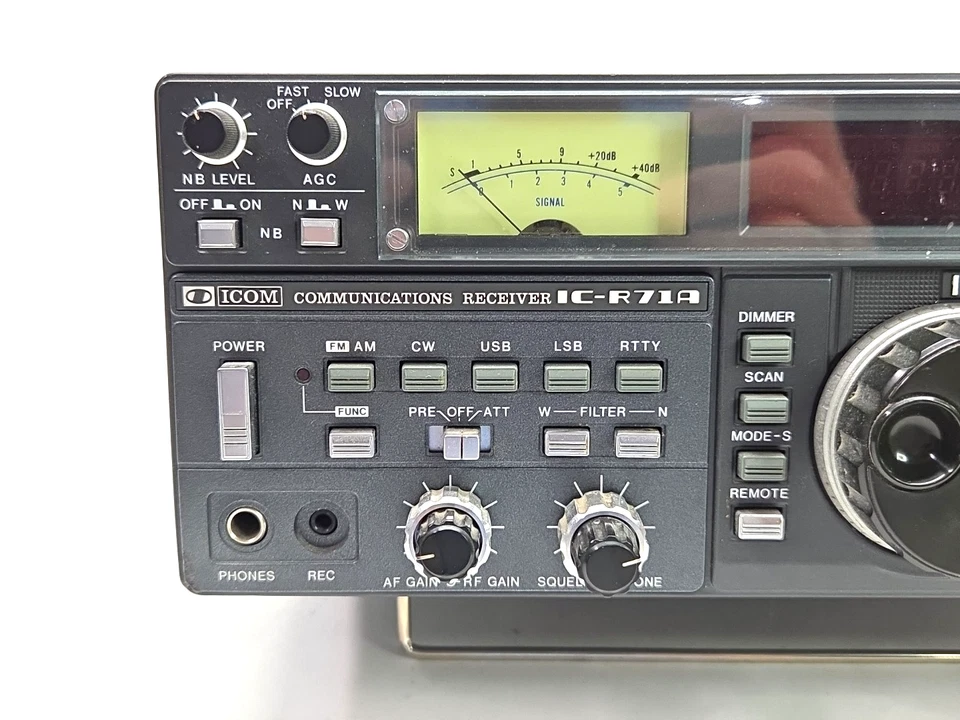 Icom IC-R71A Communications Receiver Shortwave Ham AM SSB Radio Parts or Repair - Image 3 of 4