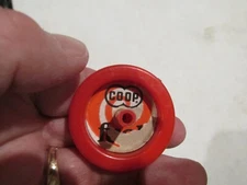 VINTAGE COOP SPINNING PLASTIC TOP