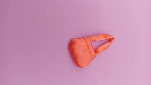 1970s Vintage Barbie Doll Get Ups N Go Purse #2302