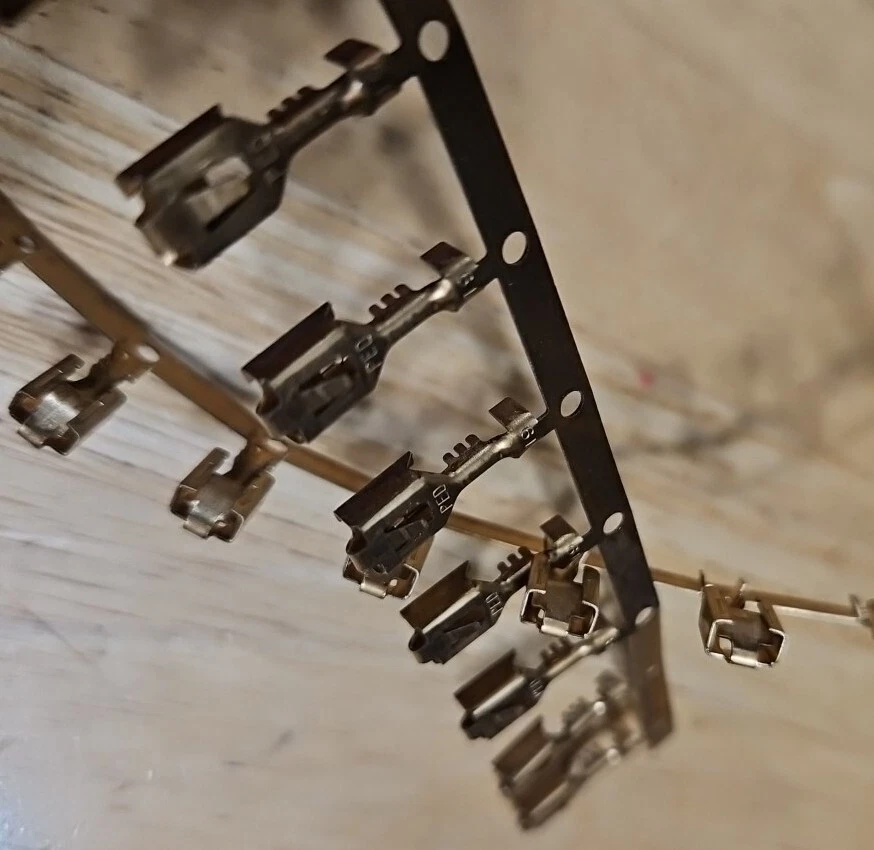 Delphi MUJER SERIE 630 12015832 (30 piezas) ESTAÑO CBL RANG 3,12-2,03 MM 12015869 Foto 3 de 3