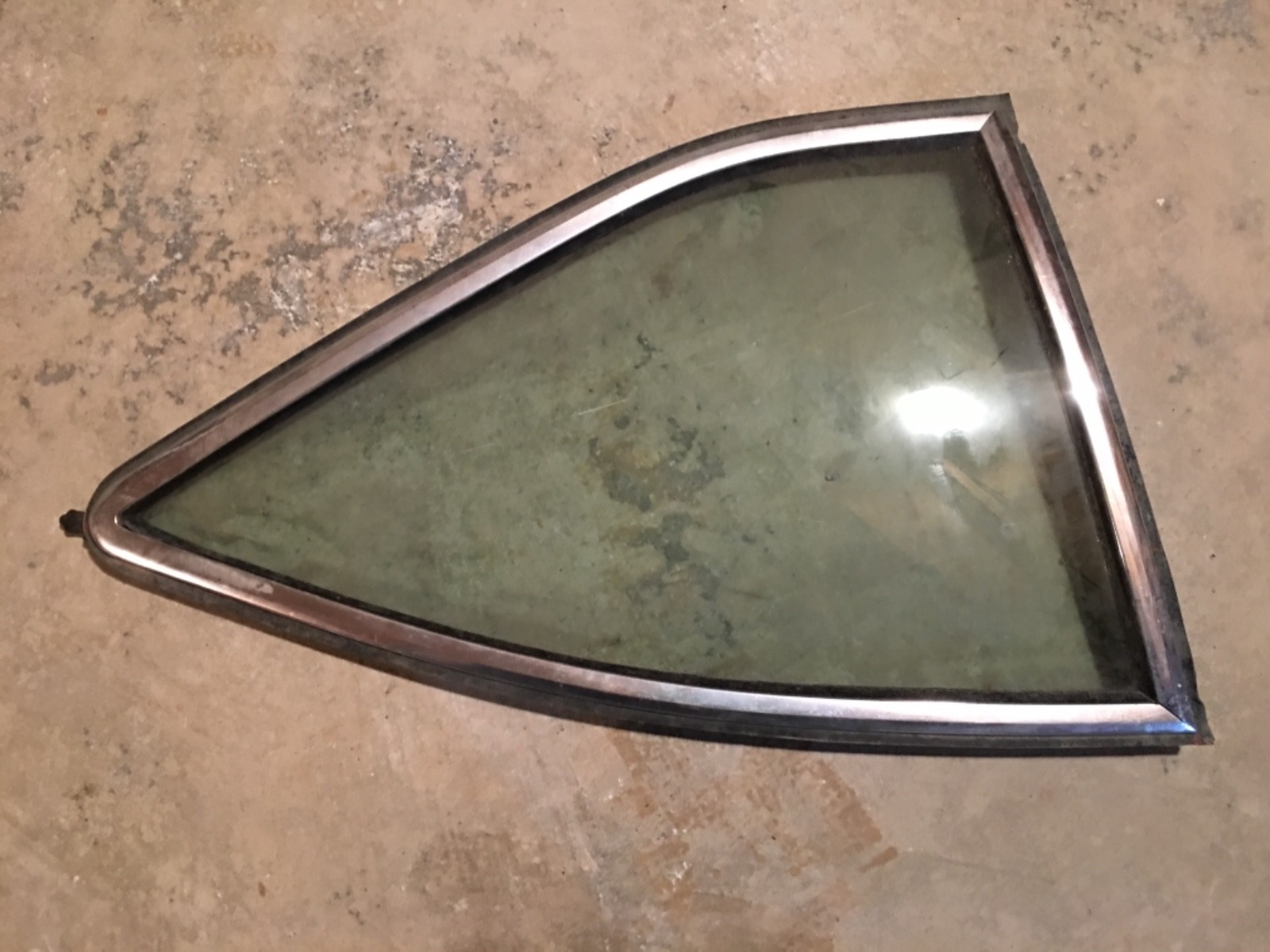 Ferrari 308 gt 4 passenger side rear quarter window glass+trim