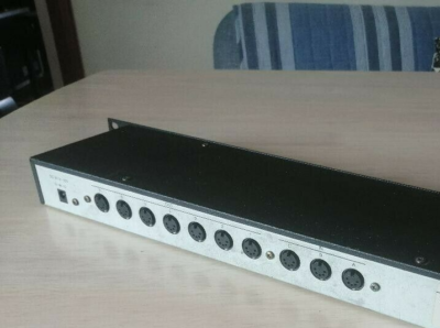 KAWAI MAV-8 パッチベイ マブハチ 音響機器 オーディオ ラックケース KAWAI MAV-8 MIDI Patchbay 8 outputs 4 inputs Splitter Rack