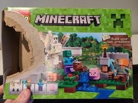 LEGO Minecraft The Iron Golem 21123 - 208 Pieces Complete Set