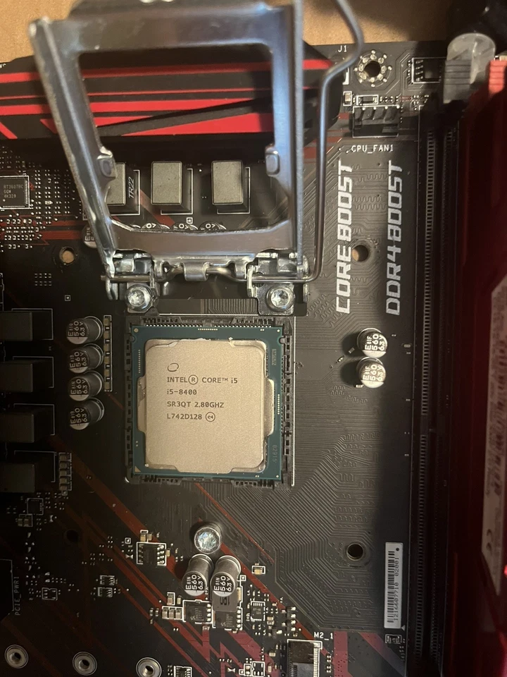 Ordenador Gaming i5-8400 con placa base b360 gaming plus y 16gb ram Foto 4 de 4