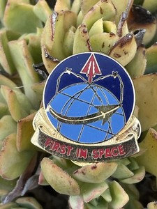 GENUINE U.S. ARMY CREST: ARMY SPACE COMMAND - FIRST IN SPACE