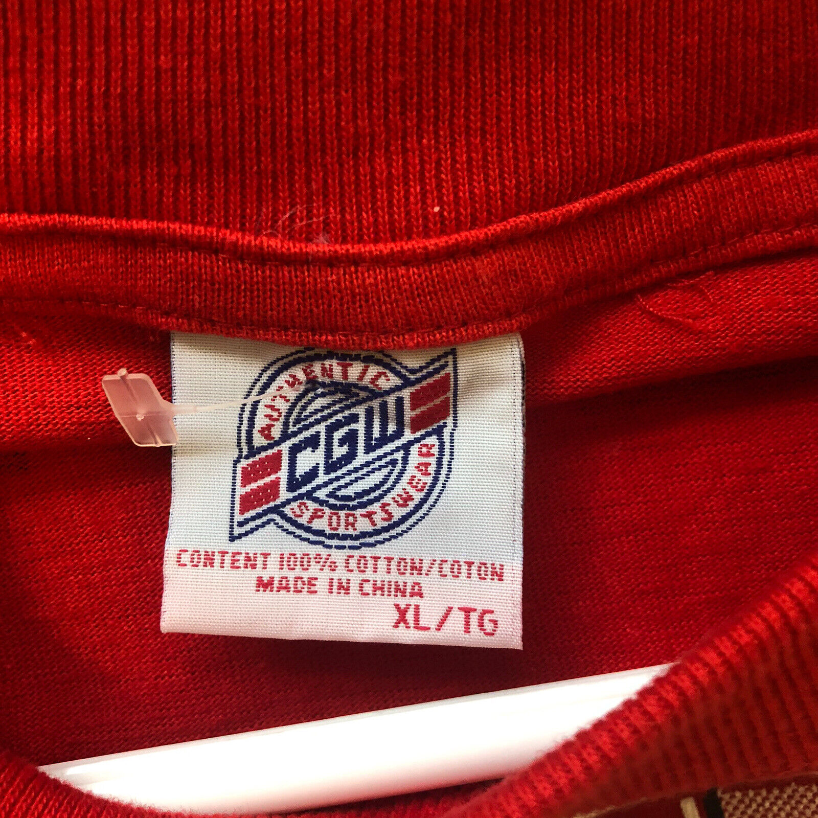 Vintage Chicago Bulls T-Shirt XL Red Logo 100% Co… - image 4