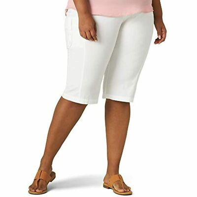 Women's Lee Relaxed Fit Flex-to-Go Cargo Skimmer Capri Plus Size