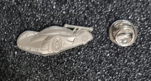 Audi Pin R8 R10 R12 R15 Rennwagen Motorsport "Arthus Bertrand" - Maße 32x11mm