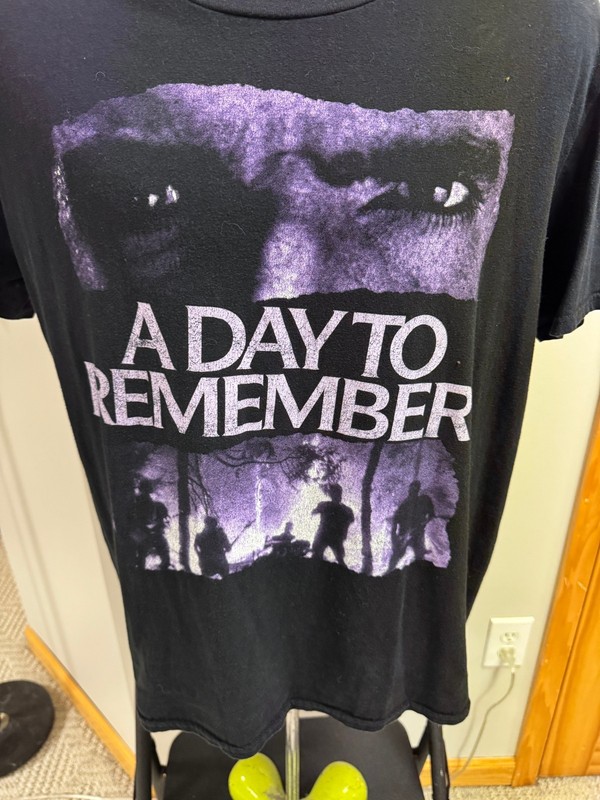 A DAY TO REMEBER WELCOME TO THE EYE OF THE TIGER T-SHIRT LARGE JEREMY MCKINNON