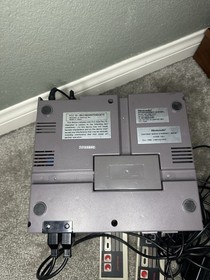 Nintendo NES Gray Console Original 1985 Controllers And Power Cord And Adapter