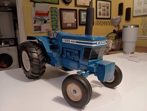 Custom Ertl Ford 9700 Open Station Tractor with Single Rear Wheels 1:12 ...