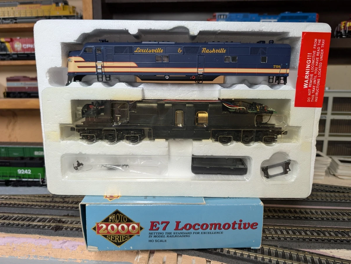 PROTO 2000 Plastic HO Diesel Locomotive Model Railroad Locomotives
